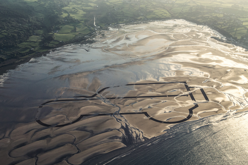 Illustration for article titled A Gigantic Sand Drawing Is How Land Rover Said Farewell To The Defender